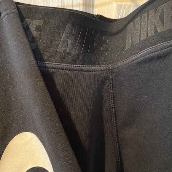 Nike leggings medium - Picture 2 of 5